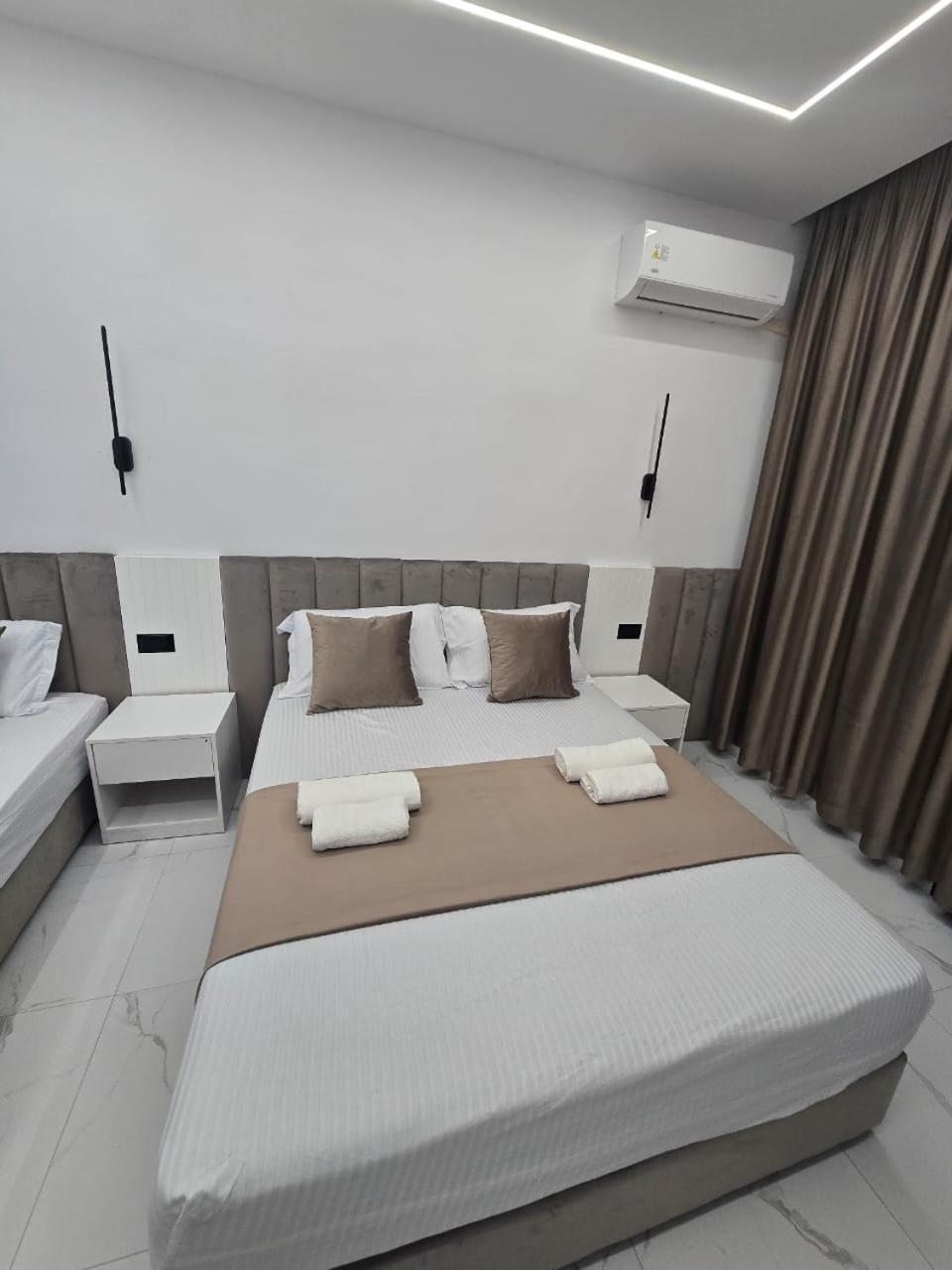Elite Inn Vlorë Buitenkant foto