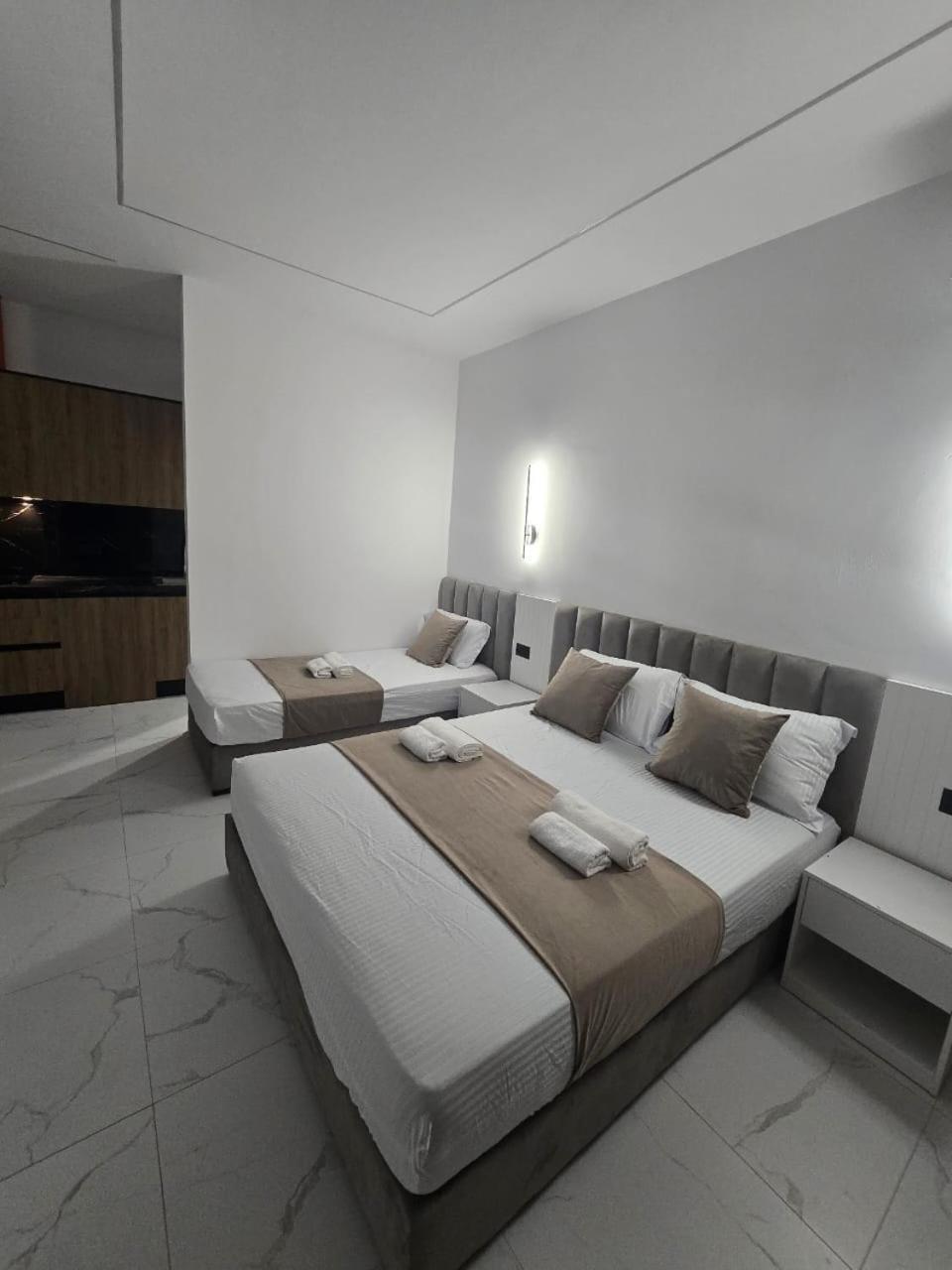 Elite Inn Vlorë Buitenkant foto