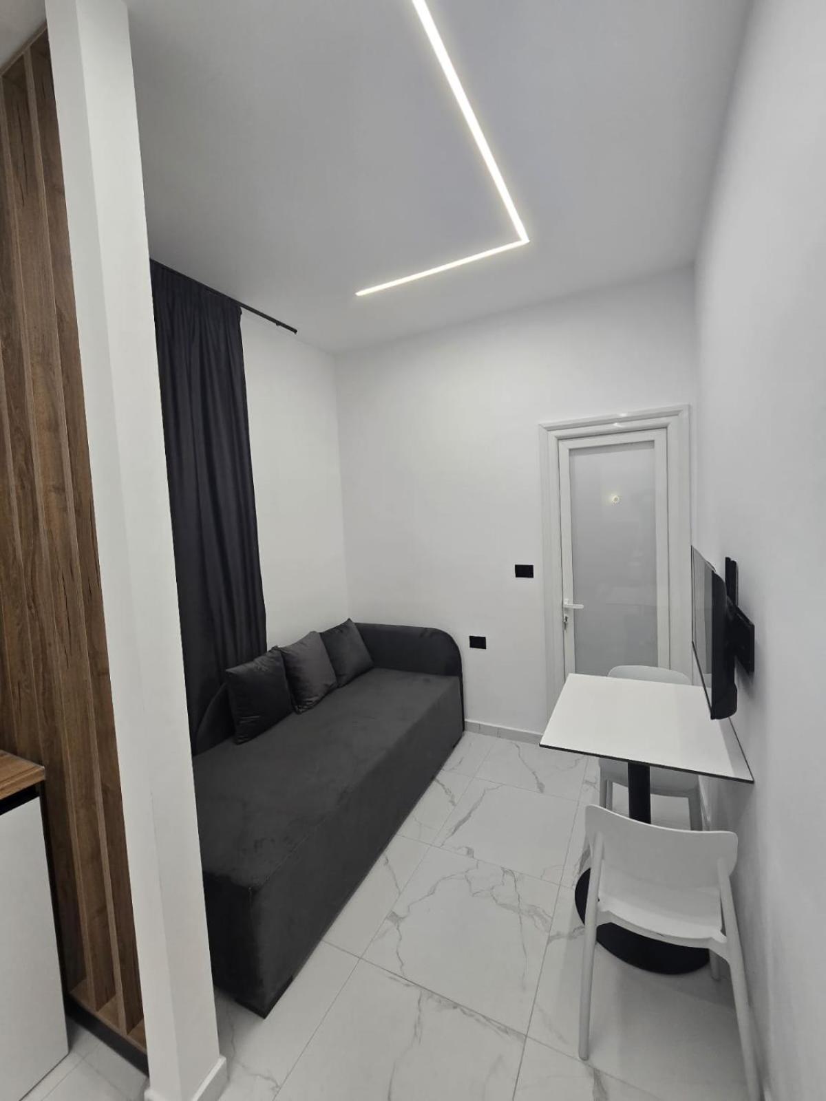 Elite Inn Vlorë Buitenkant foto