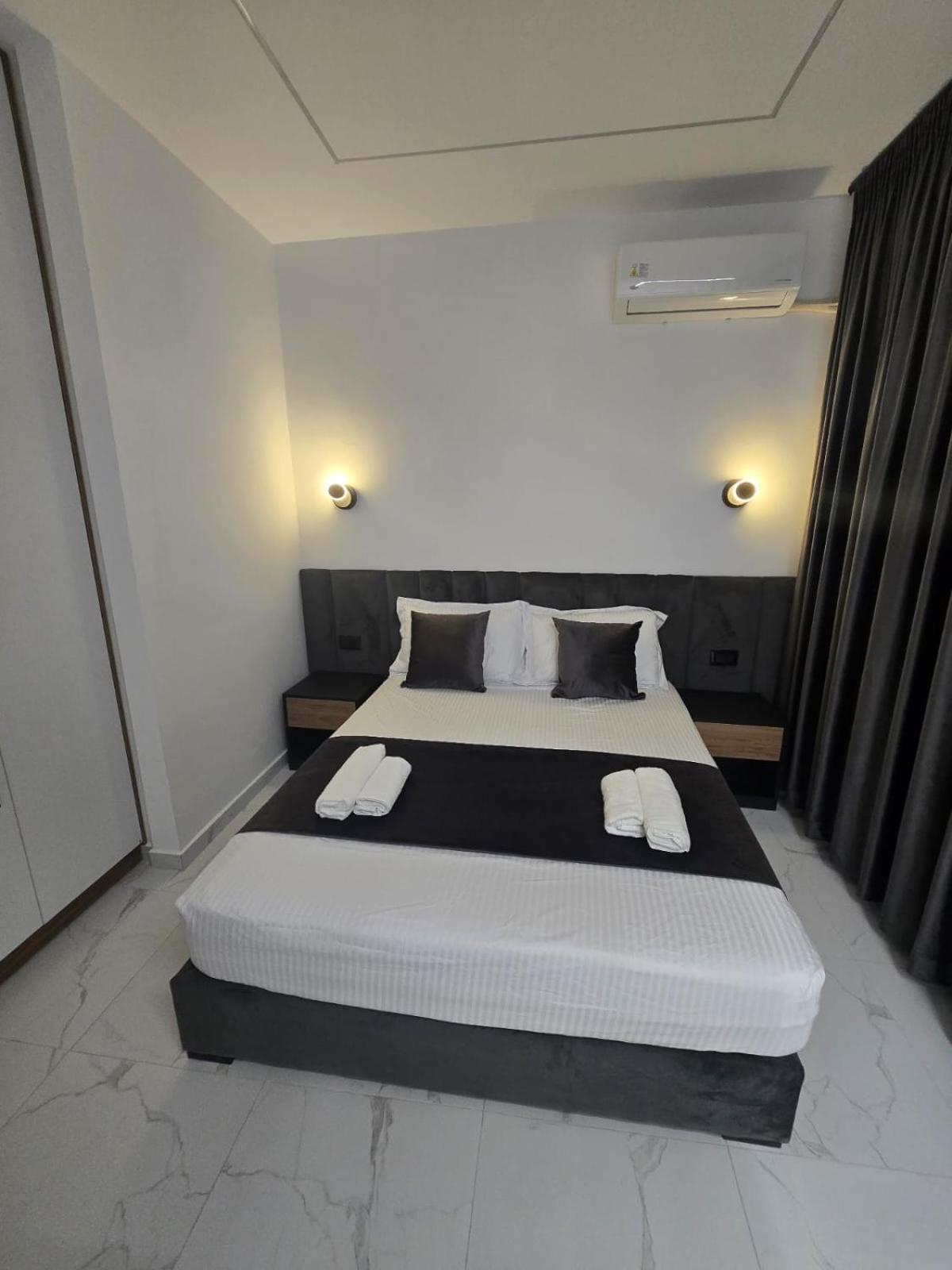 Elite Inn Vlorë Buitenkant foto