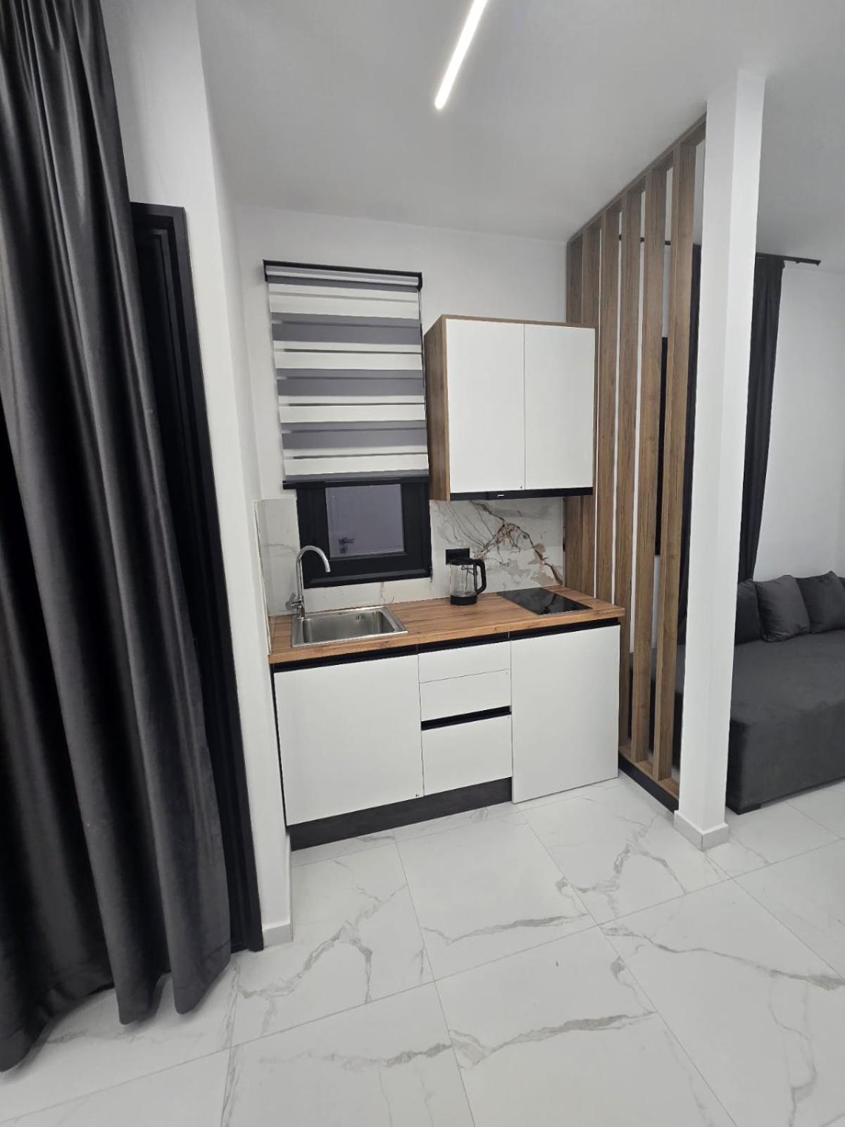 Elite Inn Vlorë Buitenkant foto